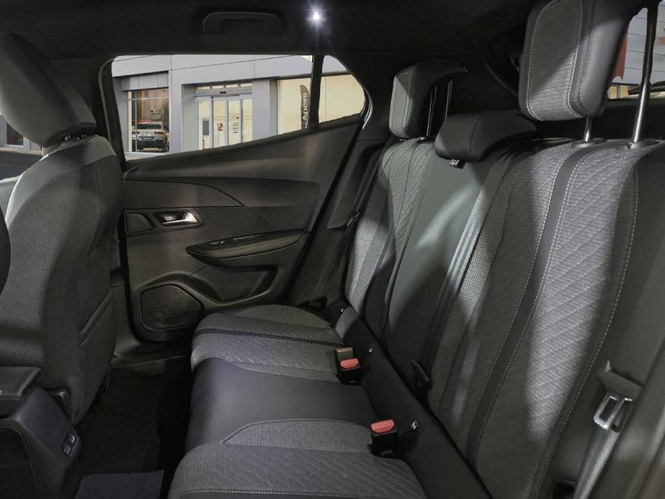 Peugeot 2008 Allure Gasolina 100 S&S 6 Vel. MAN