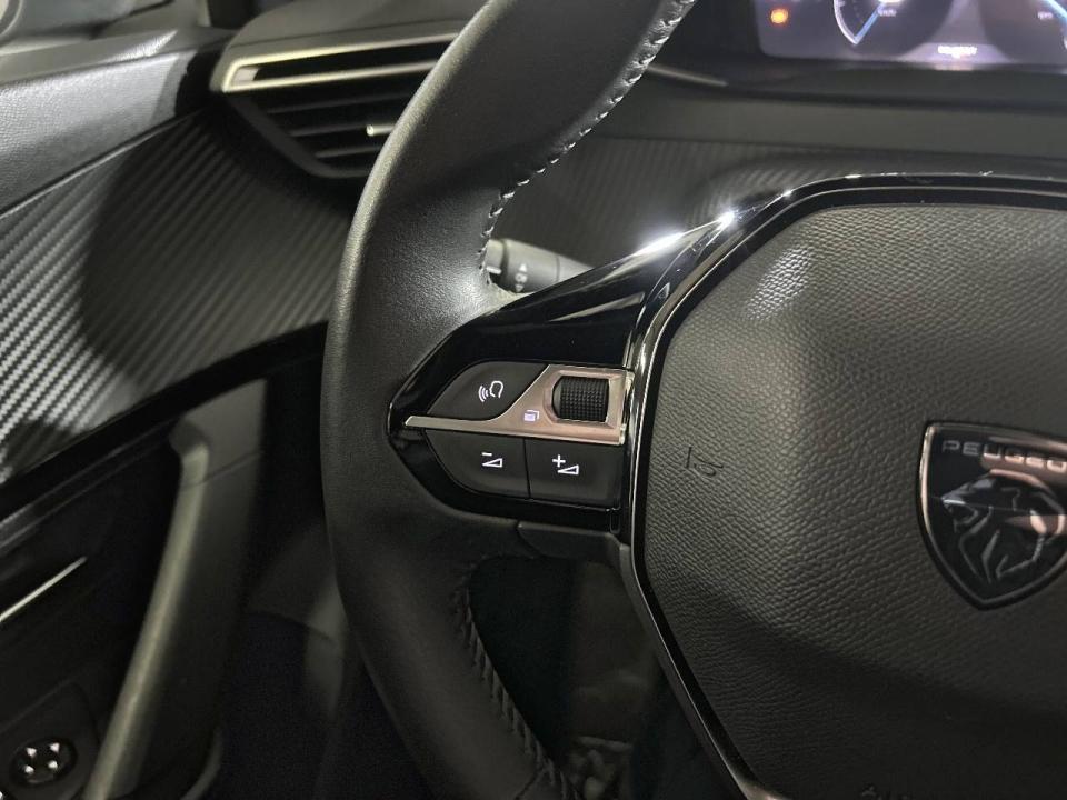 Peugeot 2008 Allure Gasolina 100 S&S 6 Vel. MAN