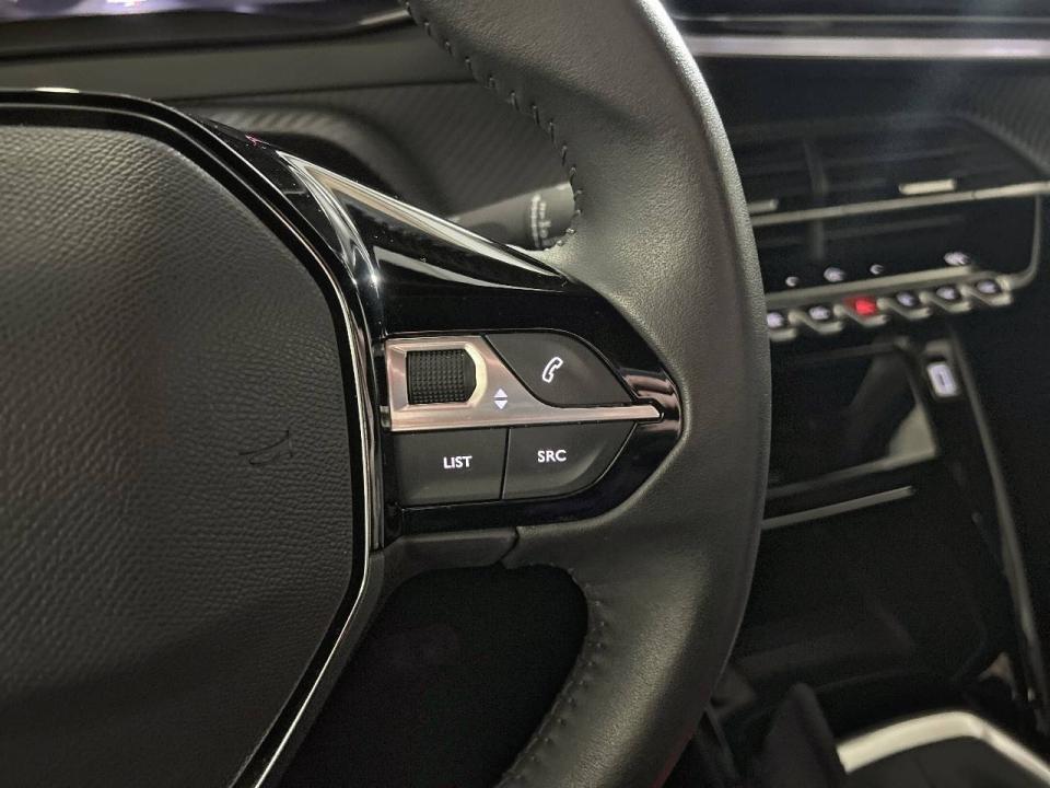 Peugeot 2008 Allure Gasolina 100 S&S 6 Vel. MAN