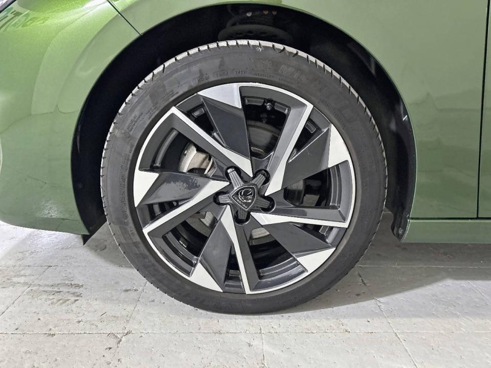 Peugeot 308 5P Allure Pack Puretech 130 S&S MAN