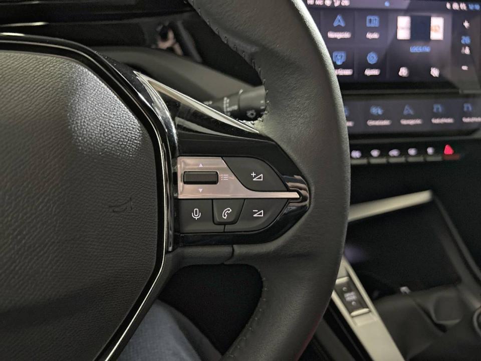 Peugeot 308 5P Allure Pack Puretech 130 S&S MAN