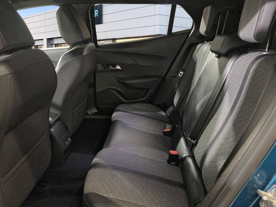 Peugeot 2008 Allure Gasolina 100 S&S 6 Vel. MAN