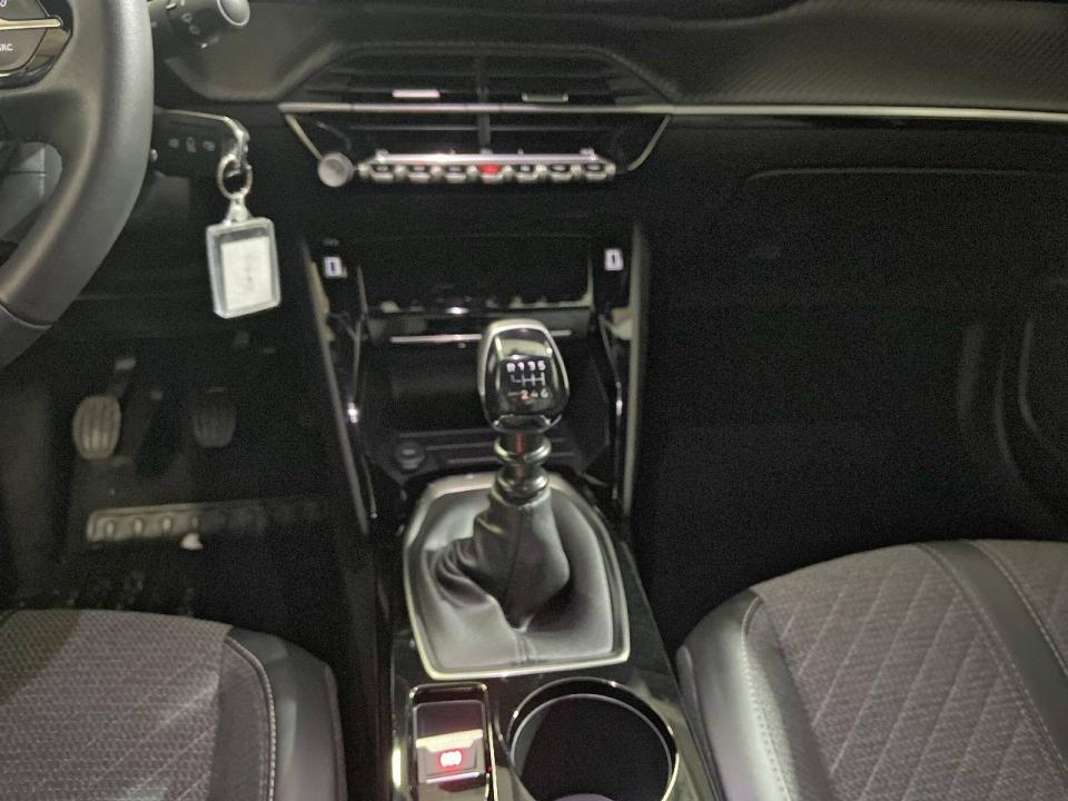 Peugeot 2008 Allure Gasolina 100 S&S 6 Vel. MAN