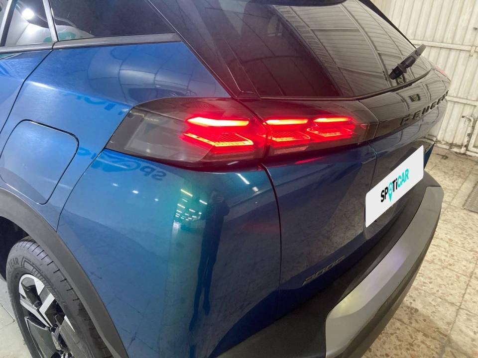 Peugeot 2008 Allure Gasolina 100 S&S 6 Vel. MAN