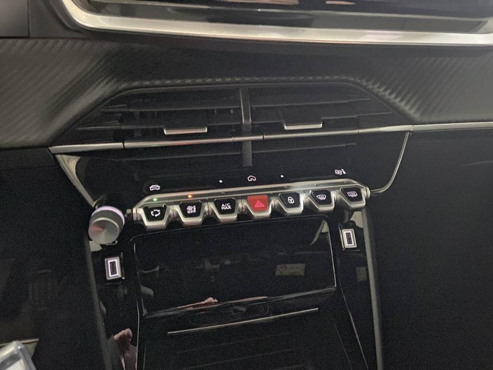 Peugeot 2008 Allure Gasolina 100 S&S 6 Vel. MAN