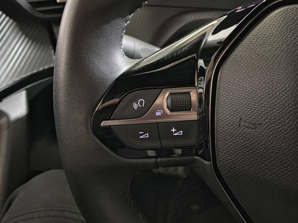 Peugeot 2008 Allure Gasolina 100 S&S 6 Vel. MAN