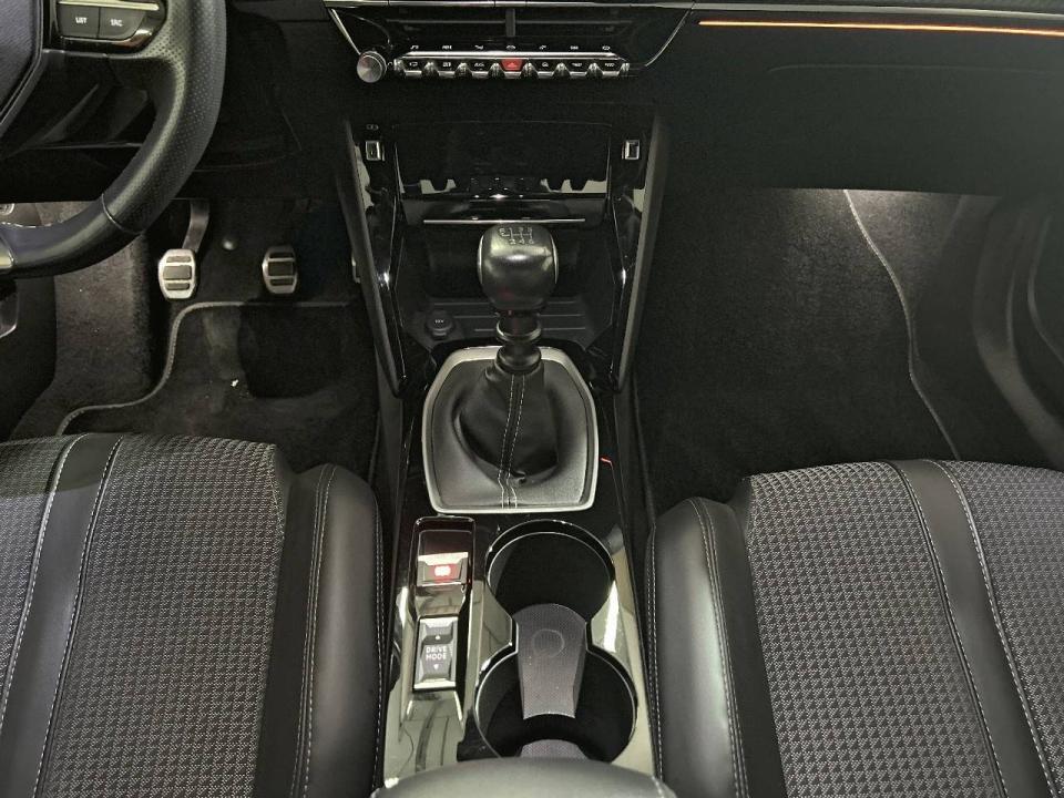 Peugeot 2008 GT Puretech 130 S&S 6 Vel. MAN