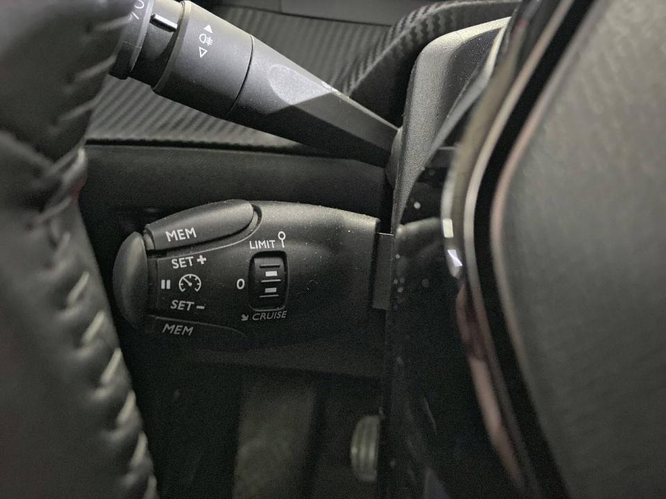 Peugeot 208 BlueHDi 73kW (100CV) Active Pack