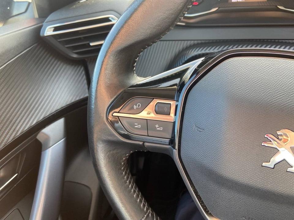 Peugeot 2008 Allure BlueHDI 100 S&S BVM6