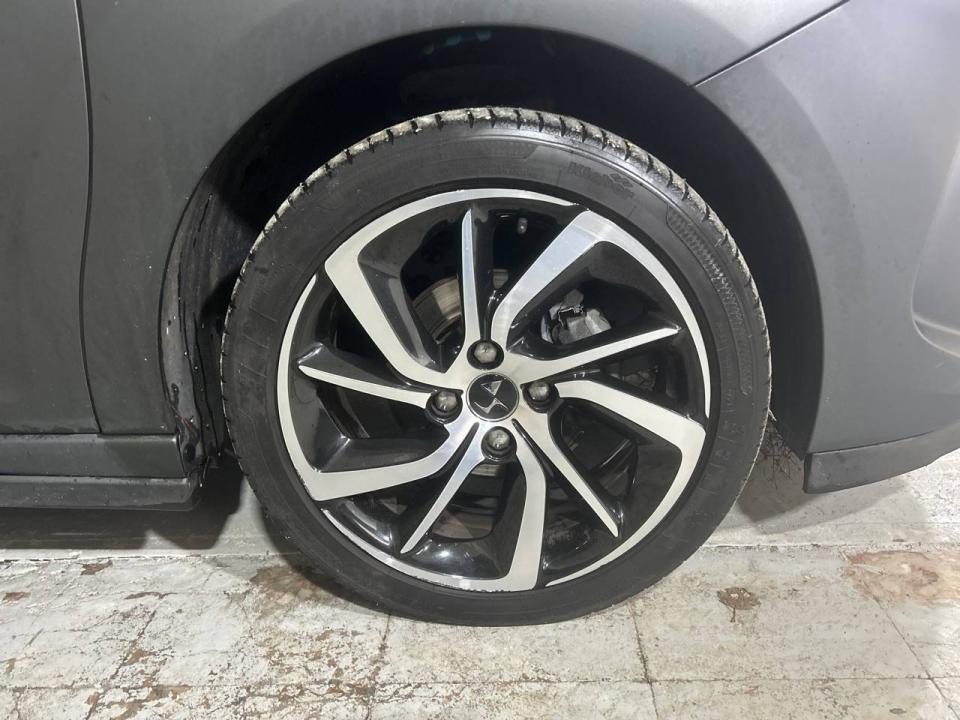 DS DS 3 PureTech 81kW (110CV) S&S Dark Side