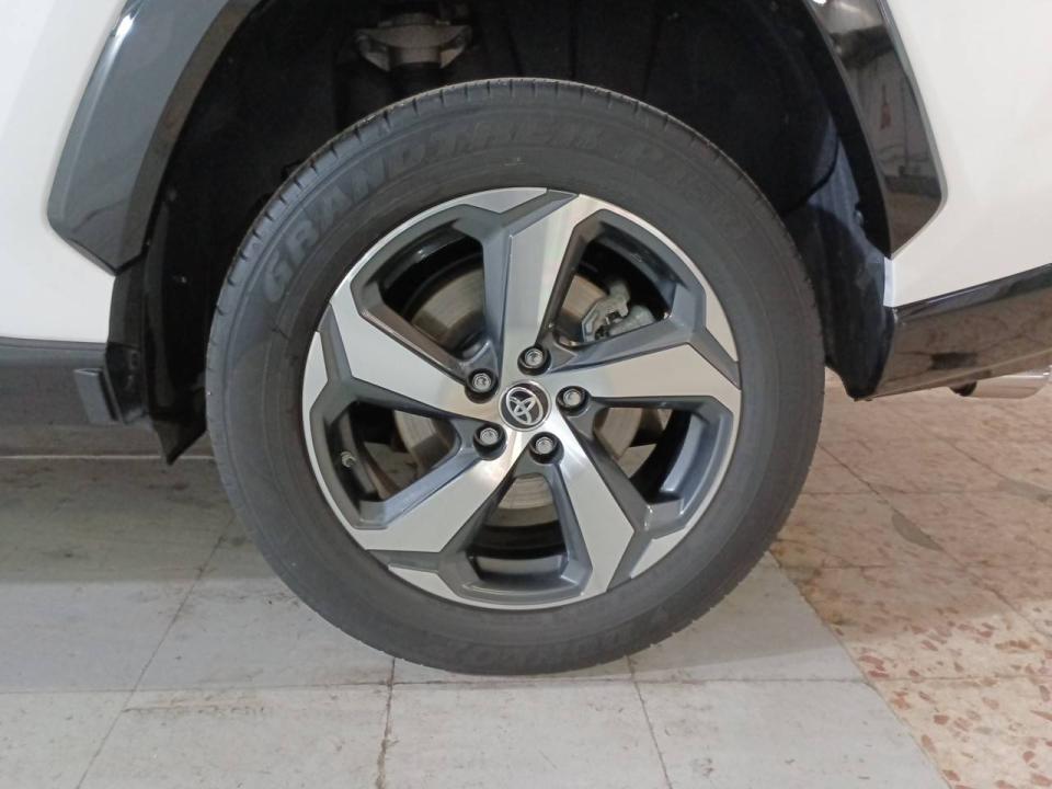 Toyota Rav4 2.5l PLUG-IN 300PH (e-CVT) Advance