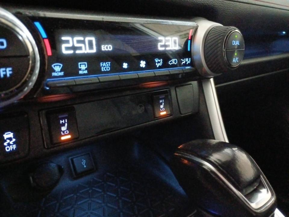 Toyota Rav4 2.5l PLUG-IN 300PH (e-CVT) Advance