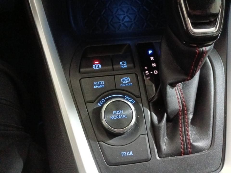 Toyota Rav4 2.5l PLUG-IN 300PH (e-CVT) Advance