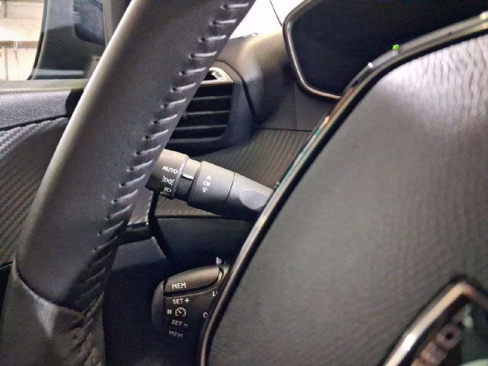 Peugeot 208 Allure Gasolina 100 S&S 6 Vel. MAN