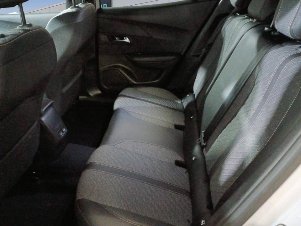 Peugeot 2008 Allure Gasolina 100 S&S 6 Vel. MAN