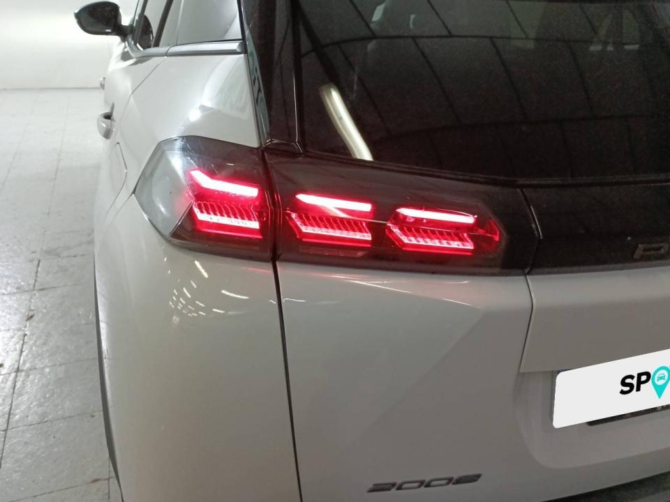 Peugeot 2008 Allure Gasolina 100 S&S 6 Vel. MAN