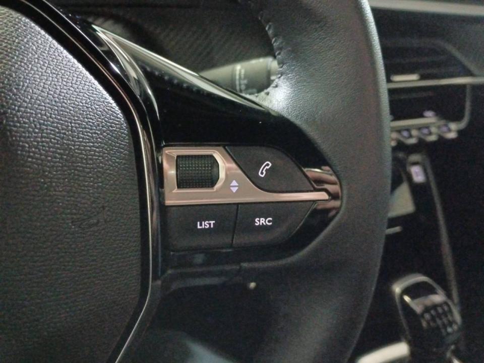 Peugeot 2008 Allure Gasolina 100 S&S 6 Vel. MAN