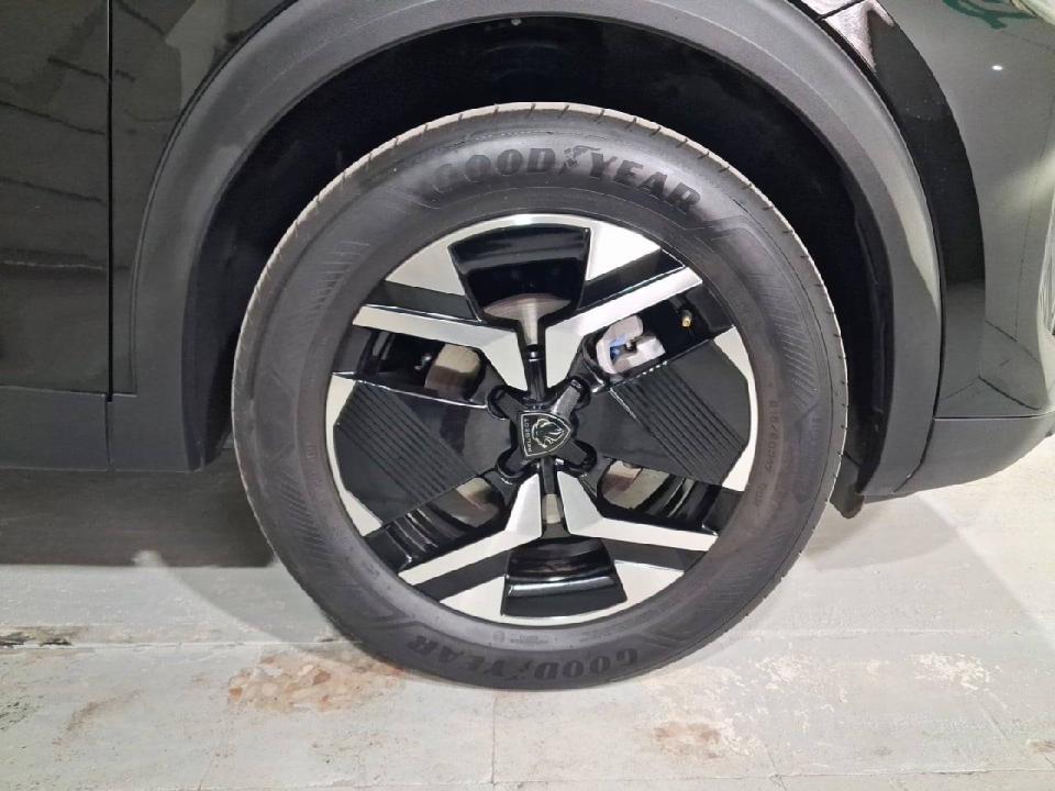Peugeot 2008 Allure Gasolina 100 S&S 6 Vel. MAN