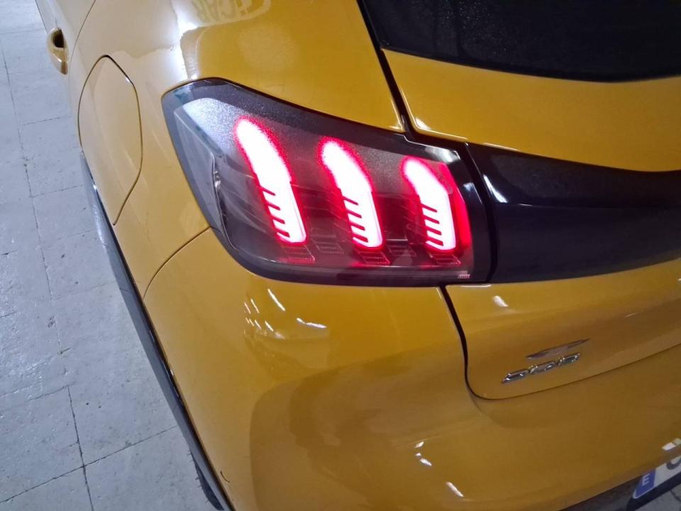 Peugeot 208 BlueHDi 73kW (100CV) GT