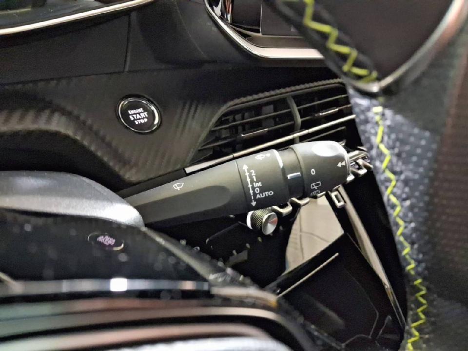 Peugeot 208 BlueHDi 73kW (100CV) GT