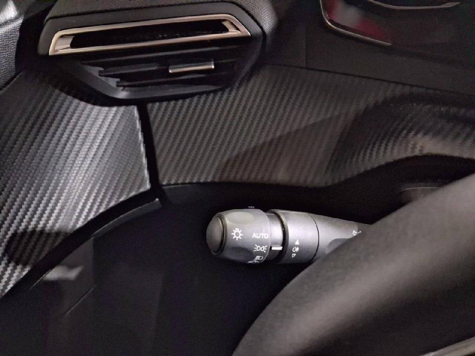 Peugeot 2008 Active Pack Puretech 100 S&S 6 Vel. MAN