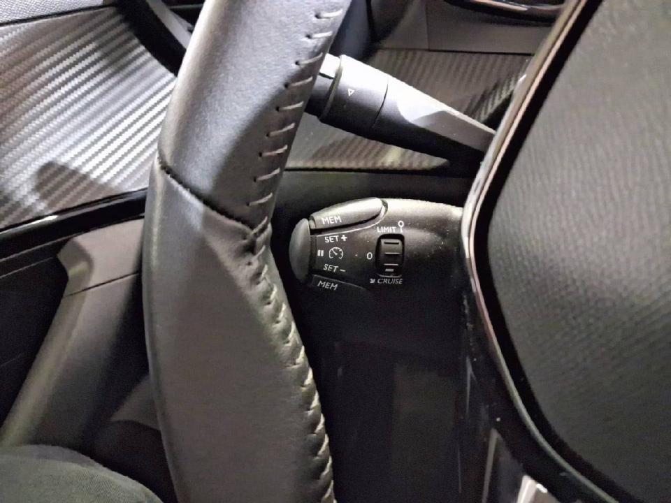 Peugeot 2008 Active Pack Puretech 100 S&S 6 Vel. MAN