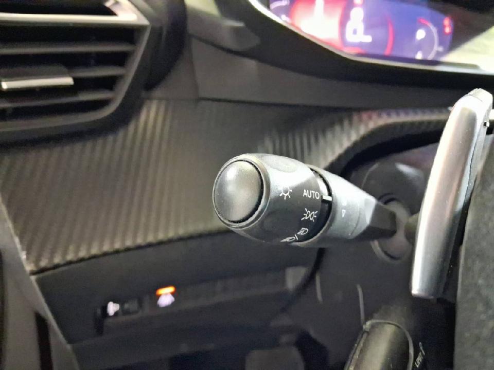 Peugeot 2008 Allure Puretech 130 S&S EAT8