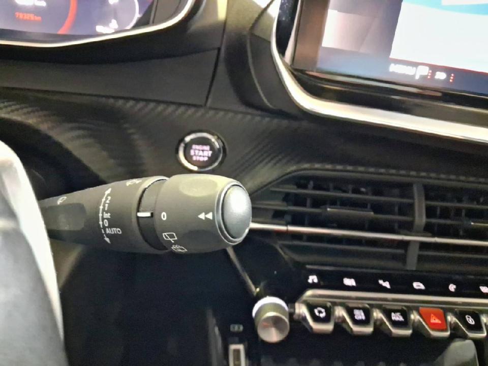 Peugeot 2008 Allure Puretech 130 S&S EAT8