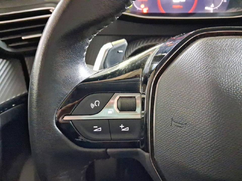 Peugeot 2008 Allure Puretech 130 S&S EAT8