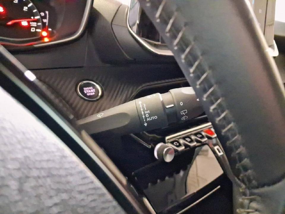 Peugeot 2008 Allure Pack BlueHDI 81kW (110CV)