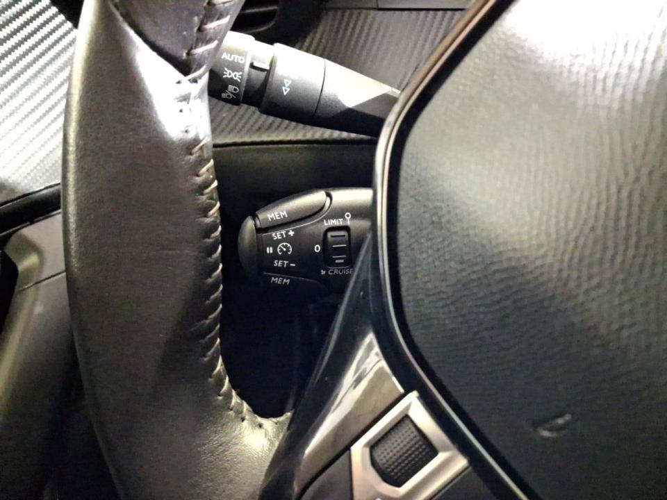 Peugeot 2008 Allure Pack BlueHDI 81kW (110CV)