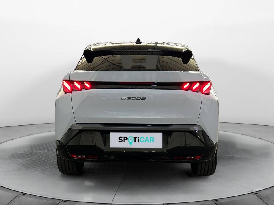 Peugeot E-3008 GT Eléctrico 157kW