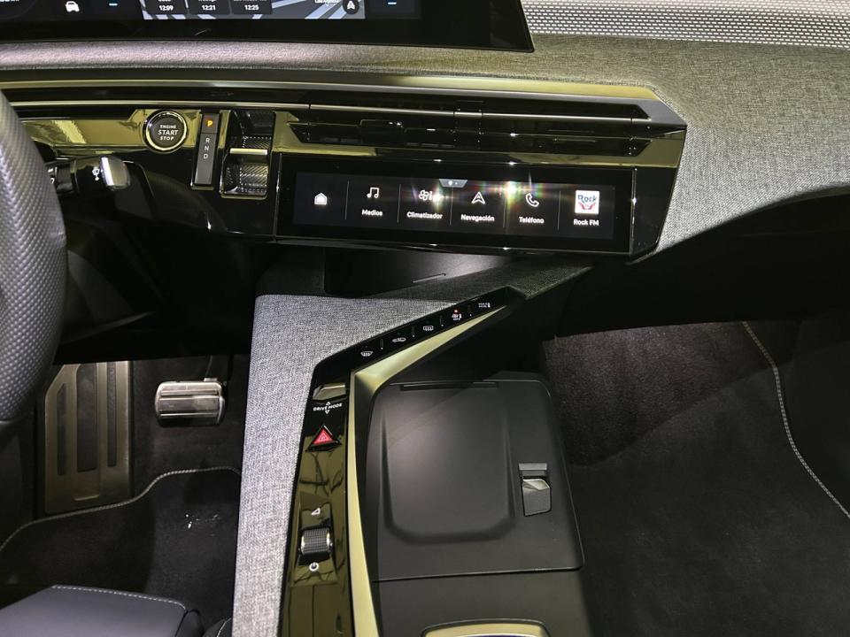 Peugeot E-3008 GT Eléctrico 157kW