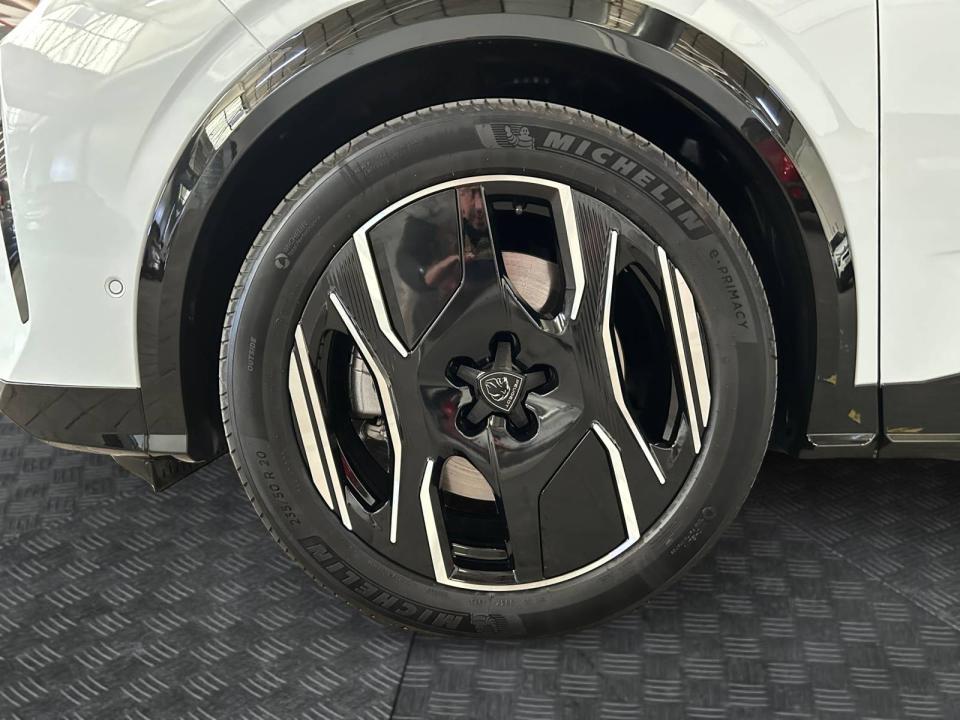 Peugeot E-3008 GT Eléctrico 157kW