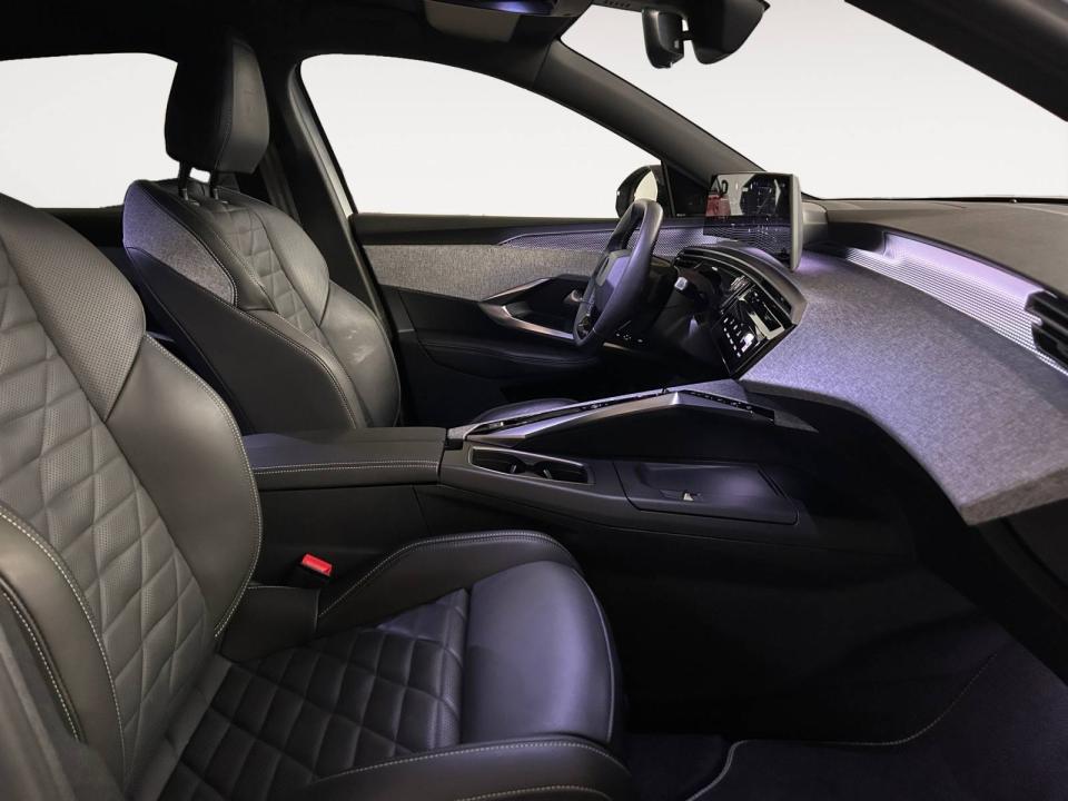 Peugeot E-3008 GT Eléctrico 157kW