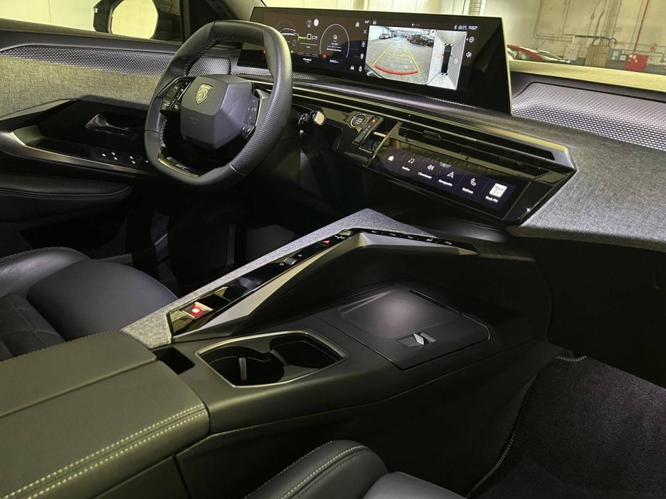 Peugeot E-3008 GT Eléctrico 157kW