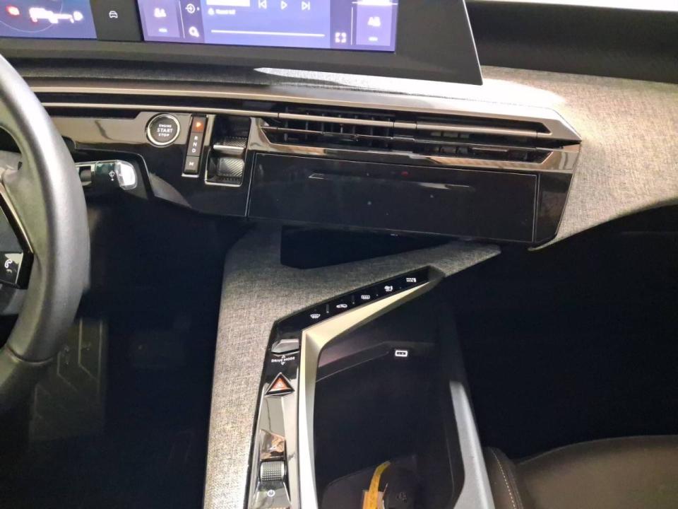 Peugeot 3008 Hybrid 1.2 100KW Allure eDCS6