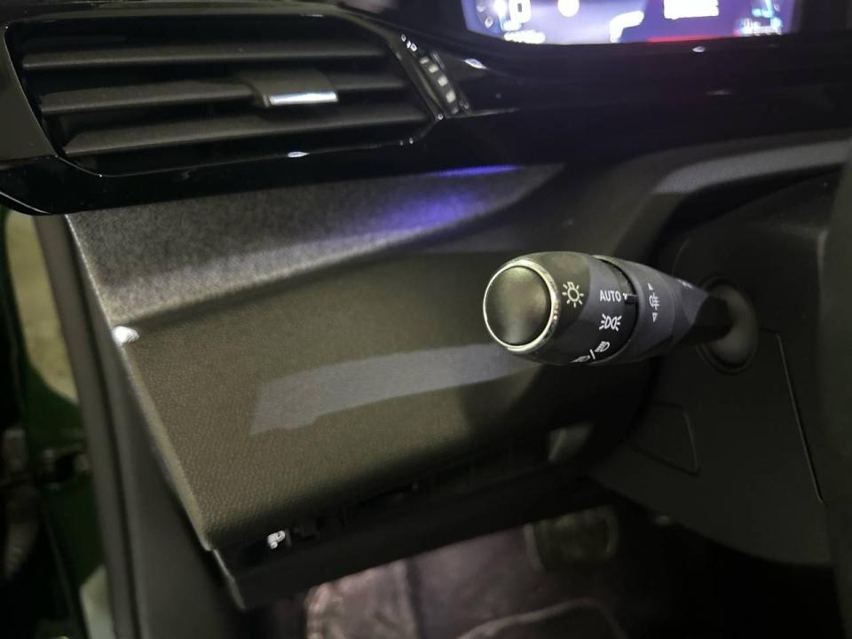 Peugeot 308 5P Allure Pack BlueHDi 130 S&S EAT8