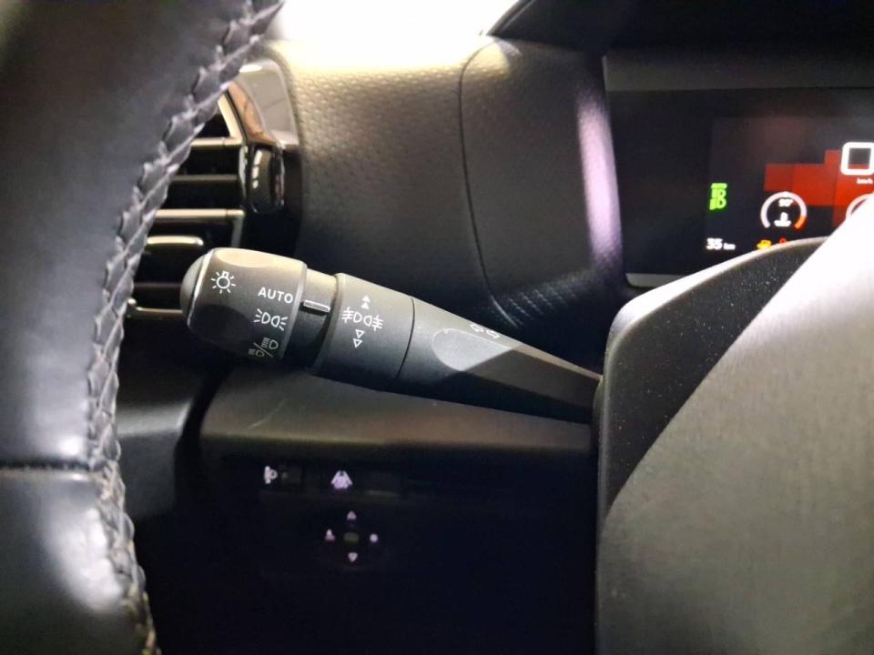 Citroen C4 PureTech 155 S&S EAT8 Shine