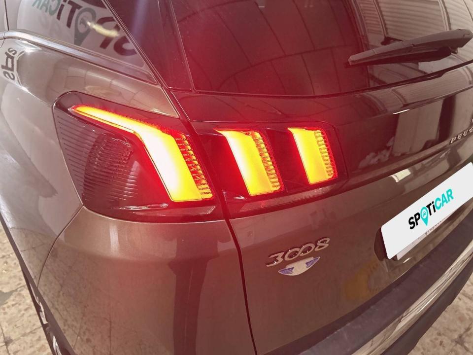 Peugeot 3008 1.2 PURETECH 96KW (130CV) ALLURE S&S