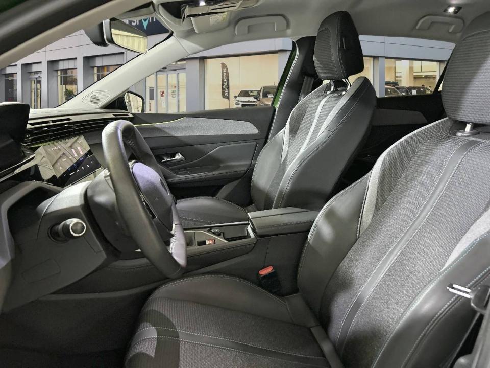 Peugeot 308 5P Allure Pack Puretech 130 S&S MAN