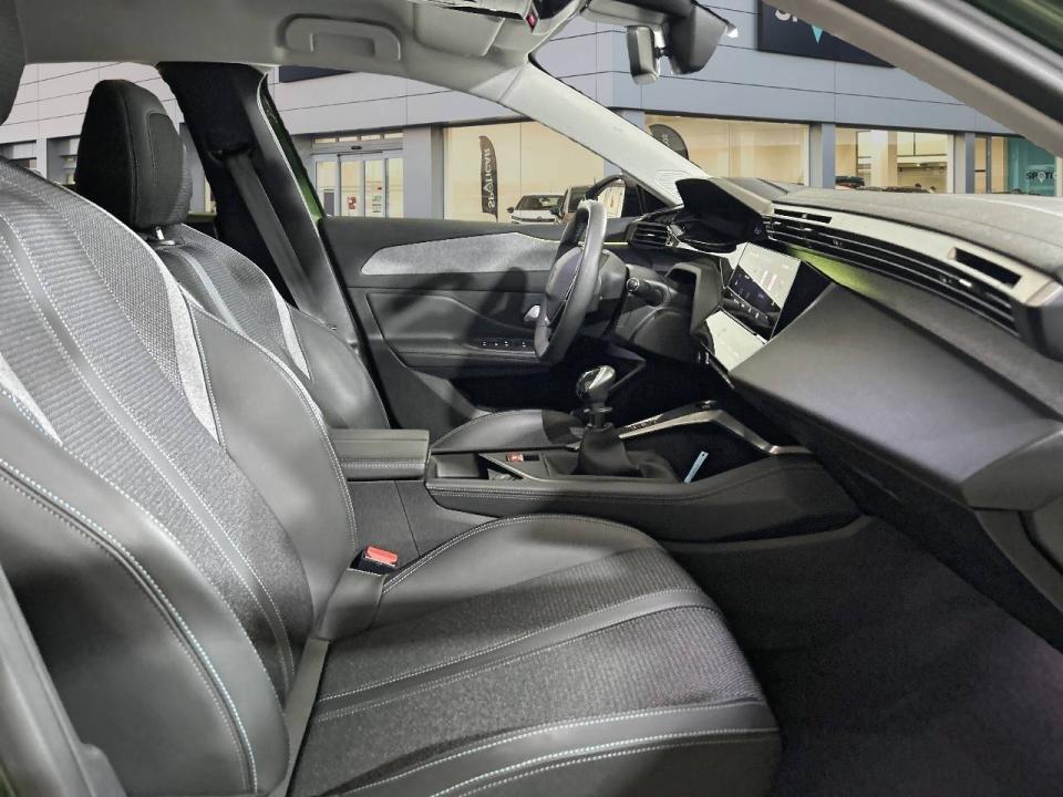 Peugeot 308 5P Allure Pack Puretech 130 S&S MAN