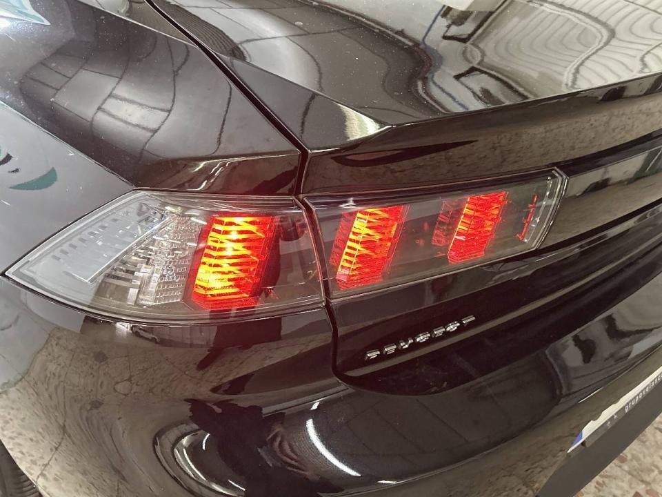 Peugeot 508 5P Business Line BlueHDi 130 EAT8