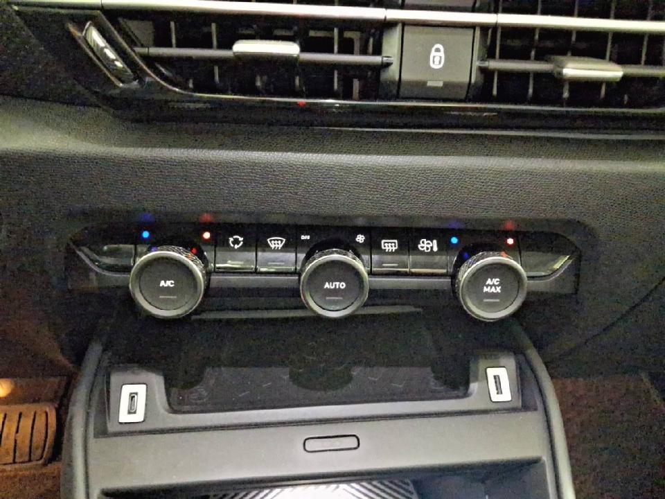 Citroen C4 PureTech 130 S&S 6v Shine