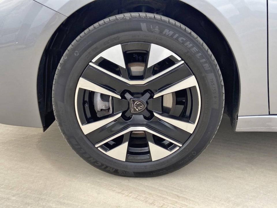 Peugeot 208 Allure Gasolina 100 S&S 6 Vel. MAN