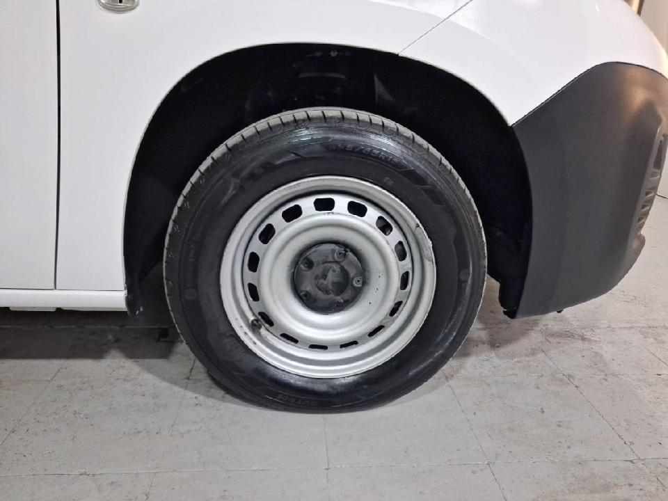 Peugeot Partner Pro Standard 600kg BlueHDi 73kW