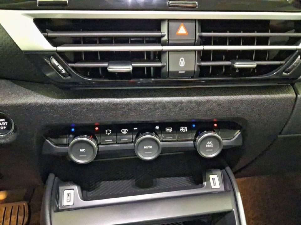 Citroen C4 BlueHDi 130 S&S EAT8 Feel Pack