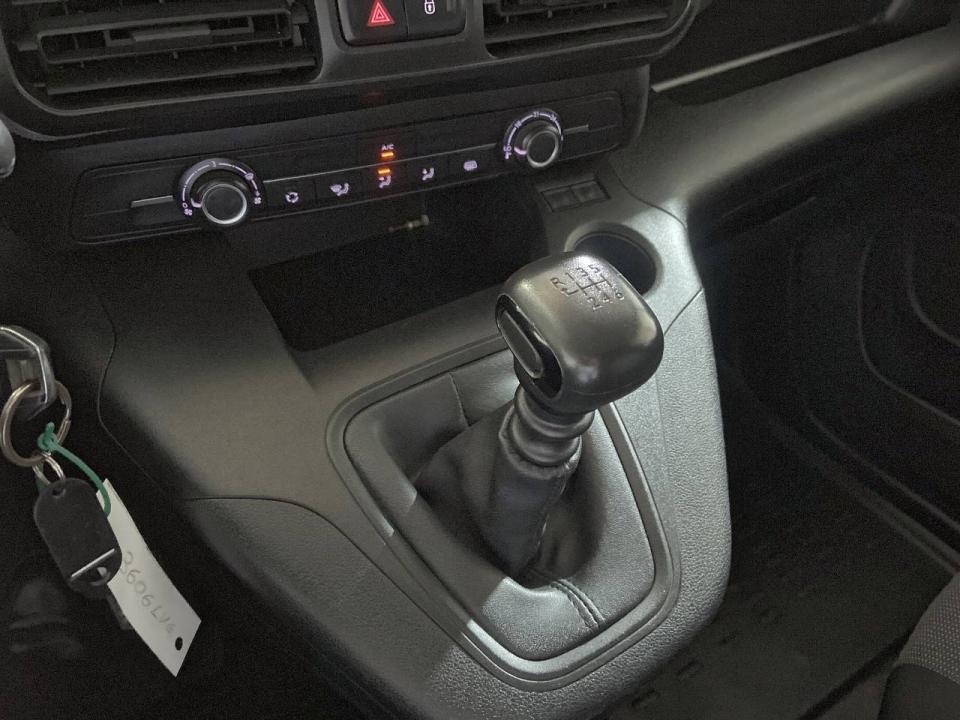 Peugeot Partner Standard 600kg BlueHDi 73kW Pro