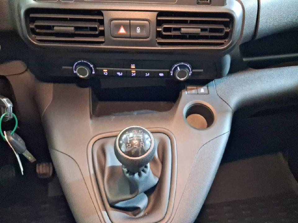 Peugeot Partner Pro Standard 600kg BlueHDi 73kW