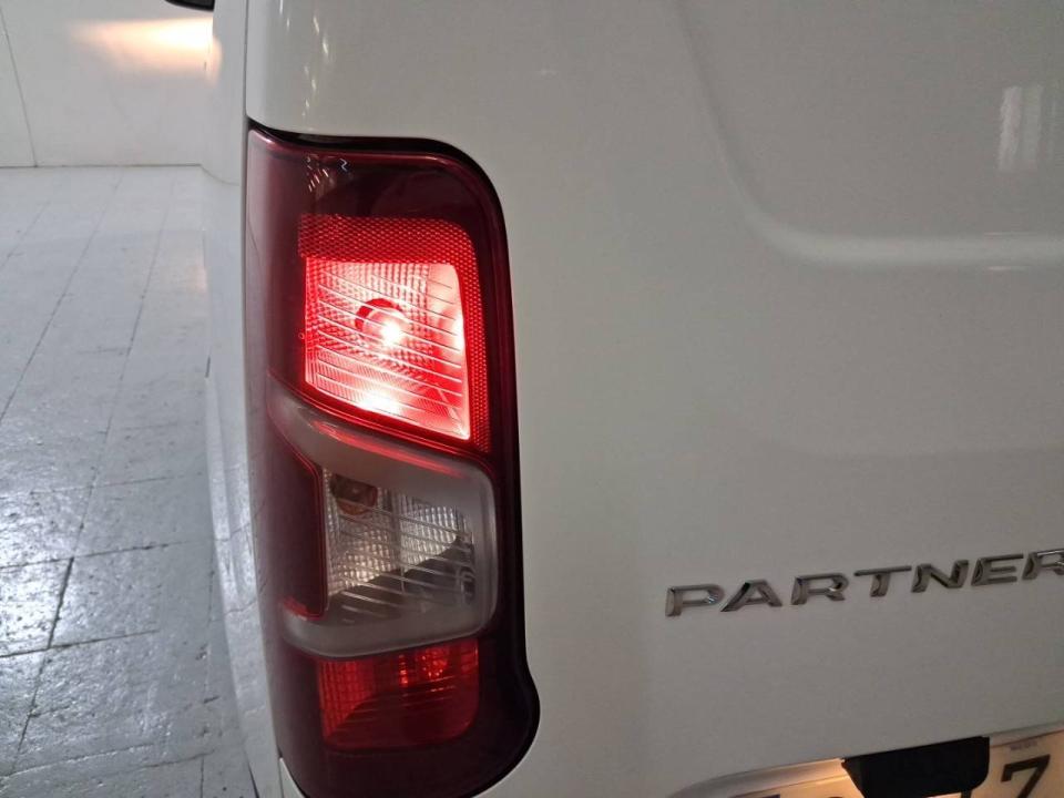 Peugeot Partner Pro Standard 600kg BlueHDi 73kW